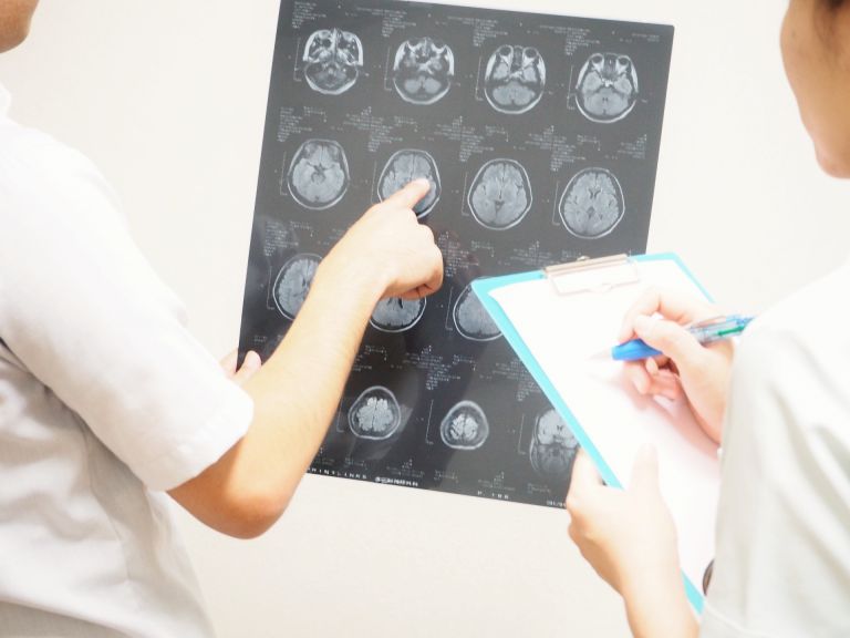 高齢者の暮らしを変える補聴器選びと快適な聞こえへの新しい第一歩